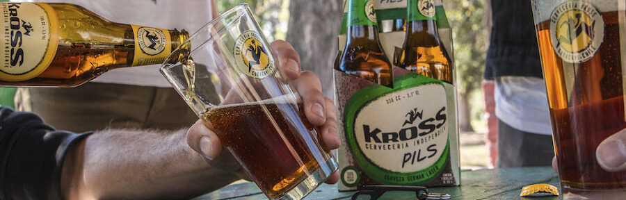 Sorprende con esta receta de Kross: ¿Cómo hacer salchichas a la cerveza?